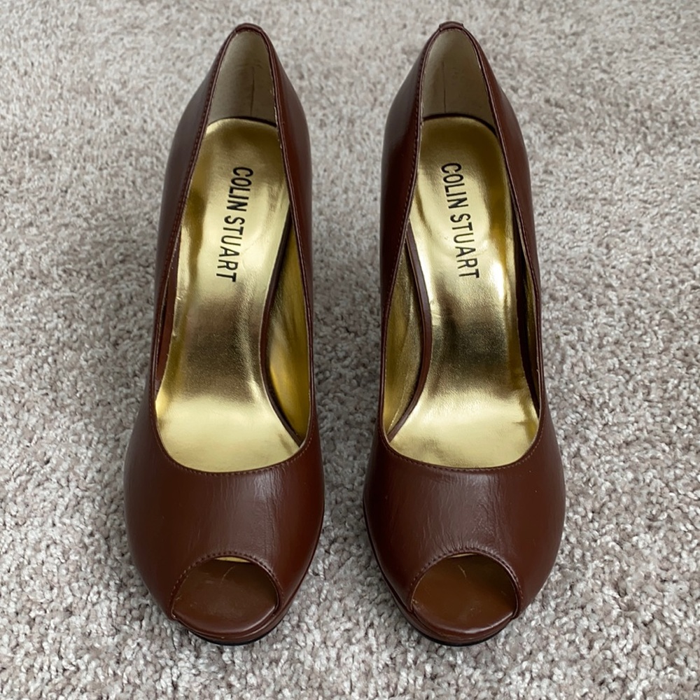 4.5 inches brown Colin Stuart heels in 7.5
